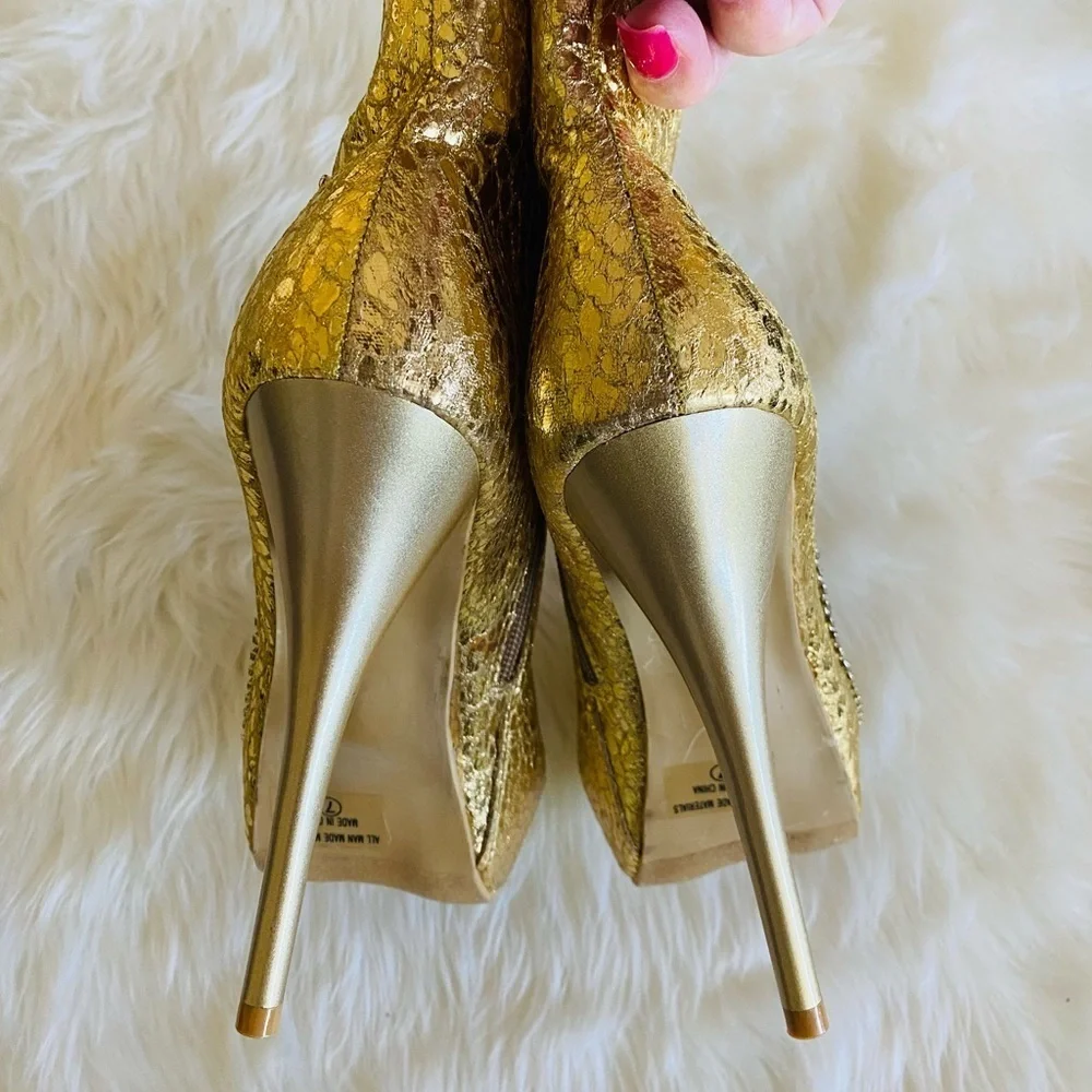 Celeste jewel embellished gold snakeskin stiletto bootie, Sz. 7
